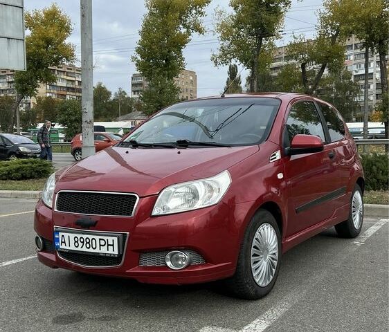 Красный Шевроле Авео, объемом двигателя 1.5 л и пробегом 190 тыс. км за 4300 $, фото 3 на Automoto.ua