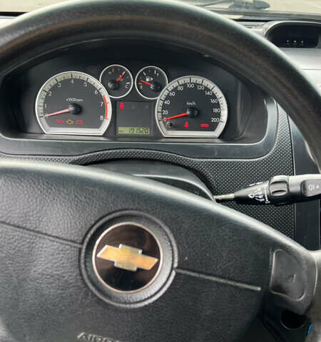 Красный Шевроле Авео, объемом двигателя 1.5 л и пробегом 191 тыс. км за 4300 $, фото 7 на Automoto.ua