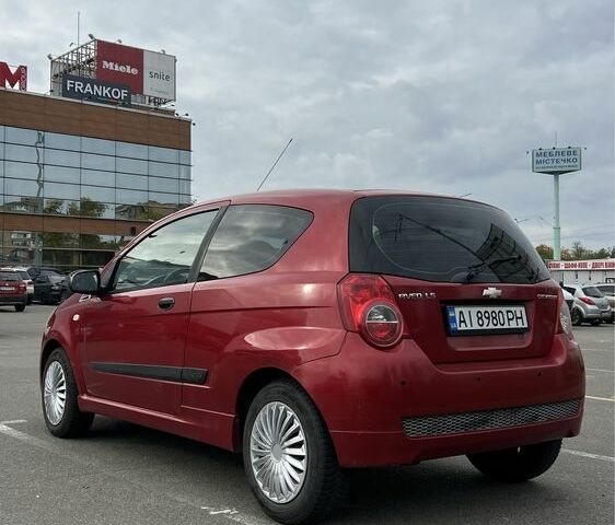 Красный Шевроле Авео, объемом двигателя 1.5 л и пробегом 190 тыс. км за 4300 $, фото 1 на Automoto.ua