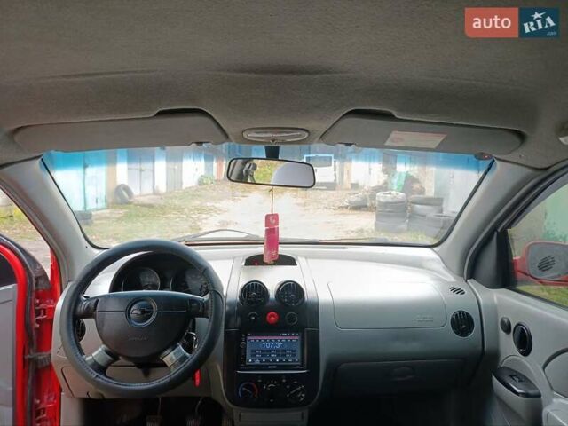 Красный Шевроле Авео, объемом двигателя 1.5 л и пробегом 178 тыс. км за 3150 $, фото 18 на Automoto.ua