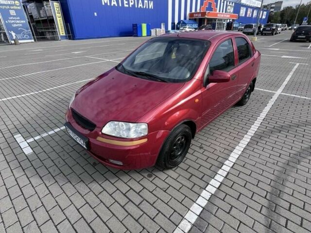 Красный Шевроле Авео, объемом двигателя 1.5 л и пробегом 200 тыс. км за 1950 $, фото 3 на Automoto.ua