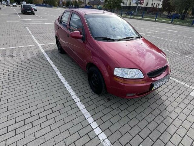 Красный Шевроле Авео, объемом двигателя 1.5 л и пробегом 200 тыс. км за 1950 $, фото 4 на Automoto.ua