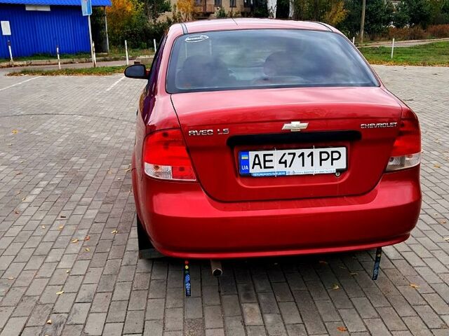 Красный Шевроле Авео, объемом двигателя 1.5 л и пробегом 203 тыс. км за 2850 $, фото 4 на Automoto.ua