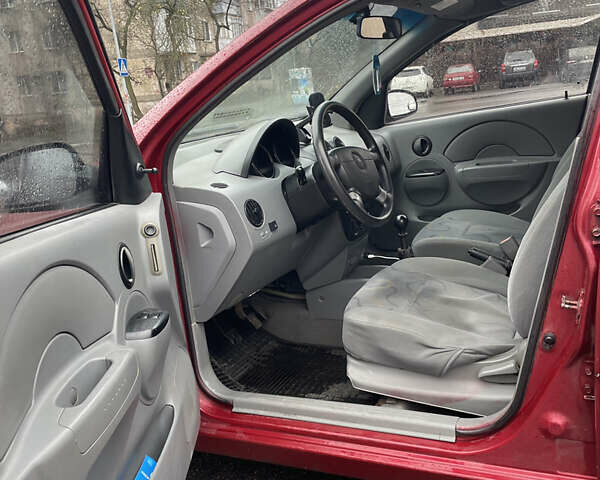 Червоний Шевроле Авео, об'ємом двигуна 1.5 л та пробігом 257 тис. км за 1699 $, фото 6 на Automoto.ua