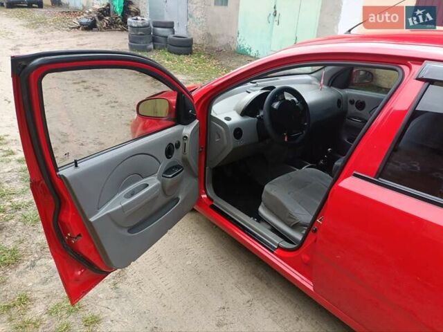Красный Шевроле Авео, объемом двигателя 1.5 л и пробегом 178 тыс. км за 3150 $, фото 14 на Automoto.ua