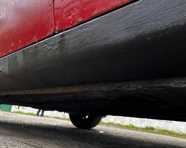 Красный Шевроле Авео, объемом двигателя 1.5 л и пробегом 300 тыс. км за 2500 $, фото 4 на Automoto.ua