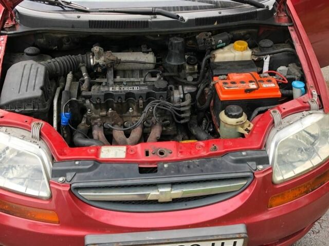 Червоний Шевроле Авео, об'ємом двигуна 1.5 л та пробігом 250 тис. км за 1850 $, фото 4 на Automoto.ua