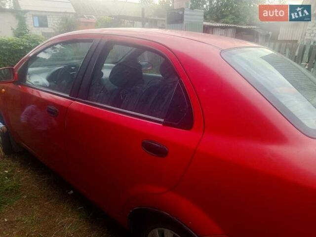 Красный Шевроле Авео, объемом двигателя 1.5 л и пробегом 185 тыс. км за 2800 $, фото 2 на Automoto.ua
