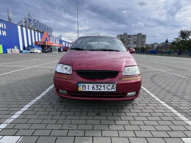 Красный Шевроле Авео, объемом двигателя 1.5 л и пробегом 200 тыс. км за 1950 $, фото 5 на Automoto.ua