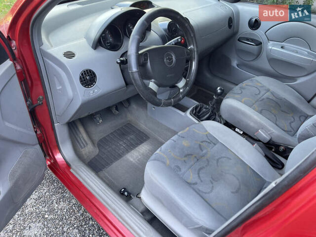 Красный Шевроле Авео, объемом двигателя 1.5 л и пробегом 150 тыс. км за 3300 $, фото 6 на Automoto.ua