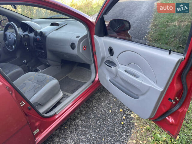 Червоний Шевроле Авео, об'ємом двигуна 1.5 л та пробігом 150 тис. км за 2999 $, фото 7 на Automoto.ua