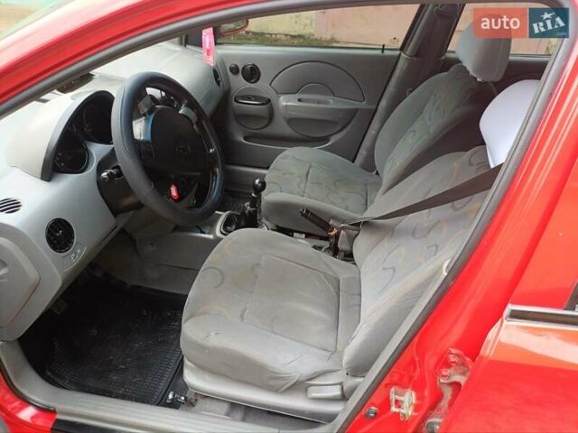 Красный Шевроле Авео, объемом двигателя 1.5 л и пробегом 178 тыс. км за 3150 $, фото 15 на Automoto.ua