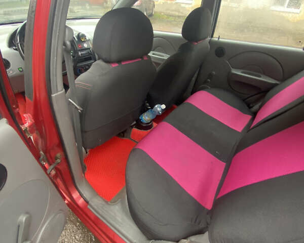 Красный Шевроле Авео, объемом двигателя 1.5 л и пробегом 250 тыс. км за 2200 $, фото 6 на Automoto.ua