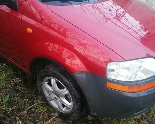 Красный Шевроле Авео, объемом двигателя 1.5 л и пробегом 250 тыс. км за 2650 $, фото 6 на Automoto.ua