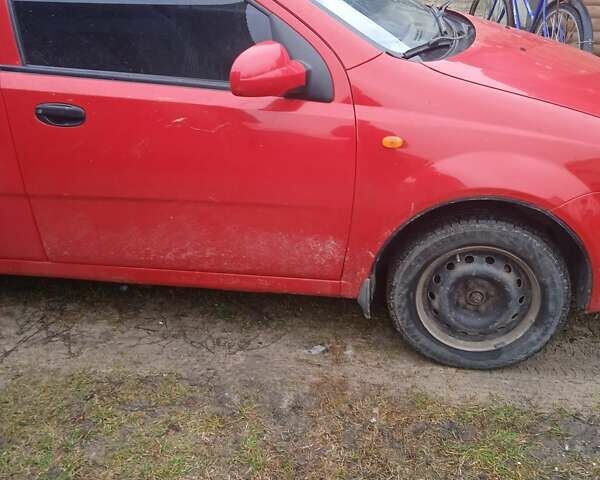 Красный Шевроле Авео, объемом двигателя 1.5 л и пробегом 168 тыс. км за 2600 $, фото 15 на Automoto.ua