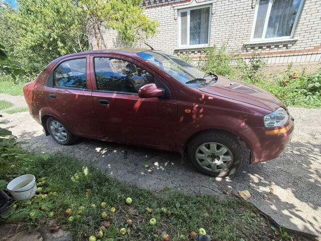 Красный Шевроле Авео, объемом двигателя 1.5 л и пробегом 300 тыс. км за 1800 $, фото 4 на Automoto.ua