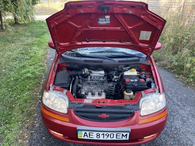 Красный Шевроле Авео, объемом двигателя 1.5 л и пробегом 150 тыс. км за 3300 $, фото 13 на Automoto.ua