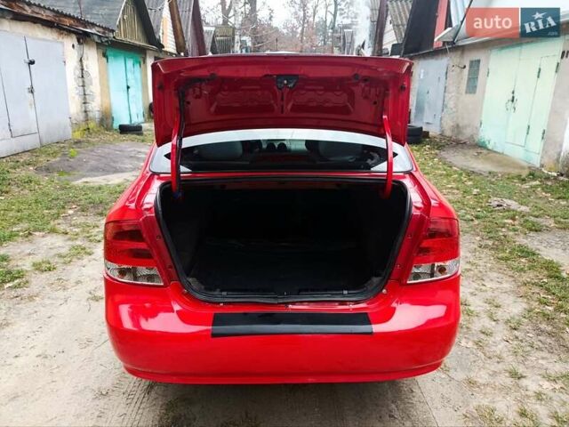 Красный Шевроле Авео, объемом двигателя 1.5 л и пробегом 178 тыс. км за 3150 $, фото 13 на Automoto.ua