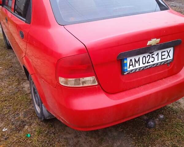 Красный Шевроле Авео, объемом двигателя 1.5 л и пробегом 168 тыс. км за 2600 $, фото 3 на Automoto.ua