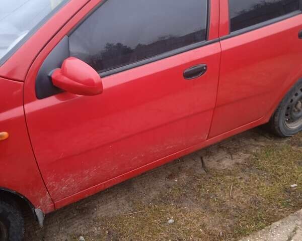 Красный Шевроле Авео, объемом двигателя 1.5 л и пробегом 168 тыс. км за 2600 $, фото 1 на Automoto.ua