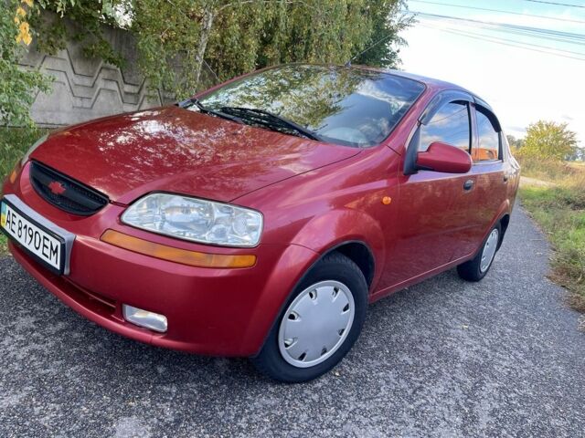 Красный Шевроле Авео, объемом двигателя 1.5 л и пробегом 150 тыс. км за 3300 $, фото 2 на Automoto.ua