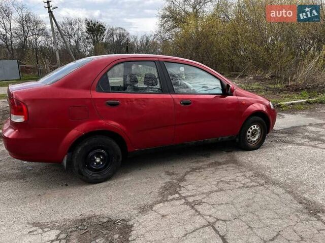 Красный Шевроле Авео, объемом двигателя 1.5 л и пробегом 300 тыс. км за 2500 $, фото 5 на Automoto.ua