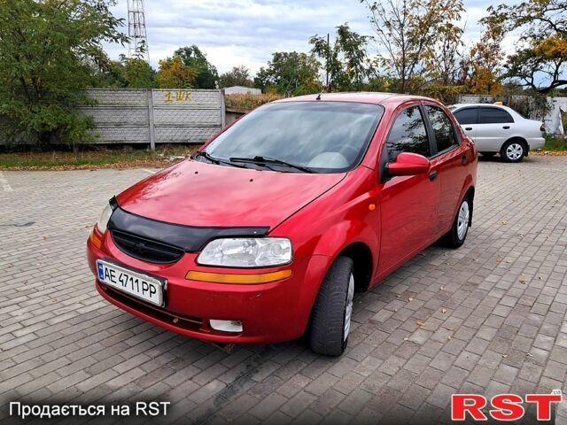 Красный Шевроле Авео, объемом двигателя 1.5 л и пробегом 203 тыс. км за 2850 $, фото 5 на Automoto.ua