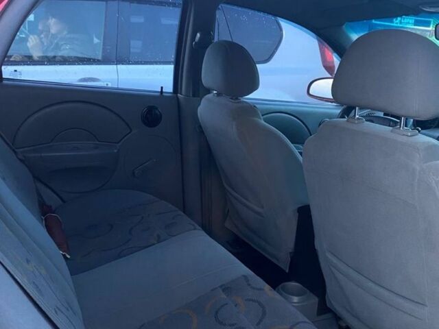 Червоний Шевроле Авео, об'ємом двигуна 1.5 л та пробігом 200 тис. км за 3250 $, фото 4 на Automoto.ua