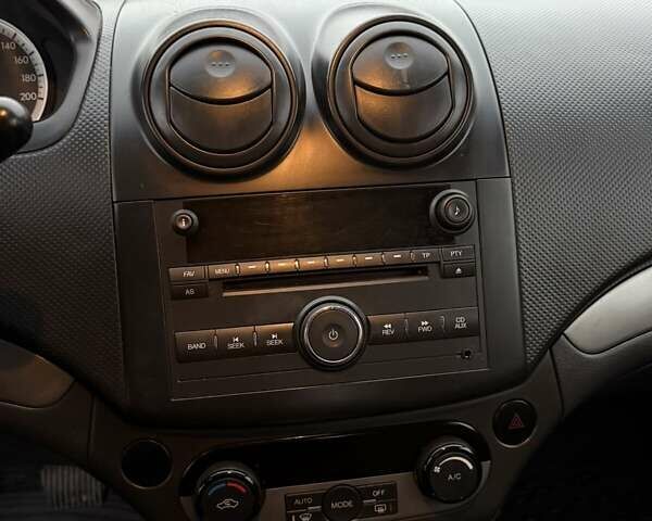 Красный Шевроле Авео, объемом двигателя 1.4 л и пробегом 169 тыс. км за 4200 $, фото 21 на Automoto.ua