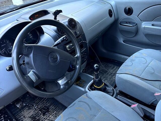 Червоний Шевроле Авео, об'ємом двигуна 1.5 л та пробігом 186 тис. км за 2500 $, фото 4 на Automoto.ua