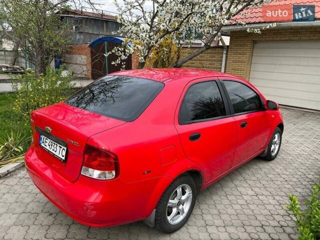 Красный Шевроле Авео, объемом двигателя 1.5 л и пробегом 222 тыс. км за 3500 $, фото 7 на Automoto.ua