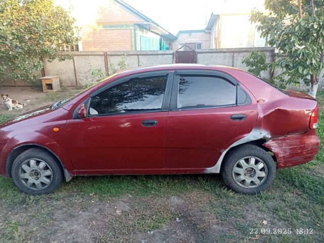 Красный Шевроле Авео, объемом двигателя 0 л и пробегом 300 тыс. км за 1500 $, фото 4 на Automoto.ua