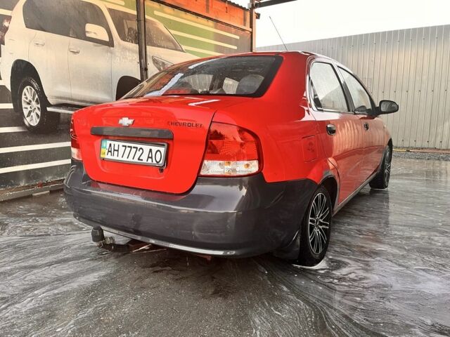 Красный Шевроле Авео, объемом двигателя 1.5 л и пробегом 250 тыс. км за 1800 $, фото 3 на Automoto.ua