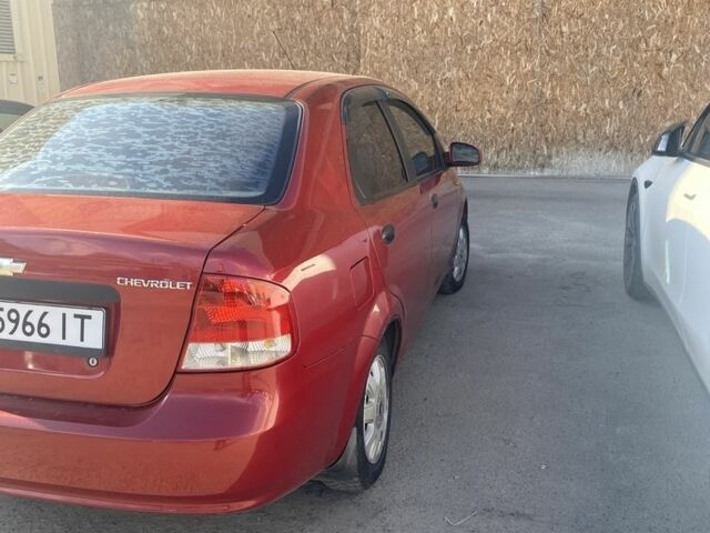 Красный Шевроле Авео, объемом двигателя 1.5 л и пробегом 220 тыс. км за 2700 $, фото 3 на Automoto.ua