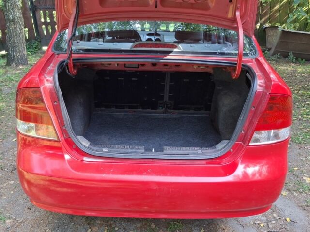 Червоний Шевроле Авео, об'ємом двигуна 1.5 л та пробігом 185 тис. км за 2400 $, фото 9 на Automoto.ua