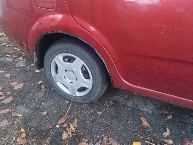 Красный Шевроле Авео, объемом двигателя 1.5 л и пробегом 290 тыс. км за 2400 $, фото 9 на Automoto.ua