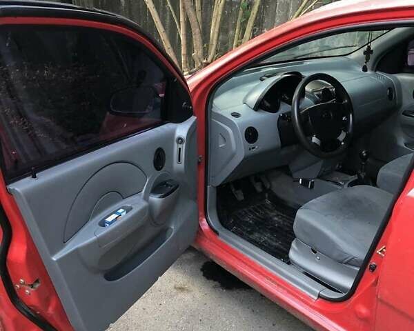 Красный Шевроле Авео, объемом двигателя 1.5 л и пробегом 220 тыс. км за 1100 $, фото 15 на Automoto.ua