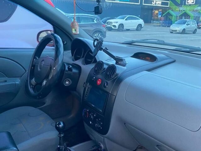 Червоний Шевроле Авео, об'ємом двигуна 1.5 л та пробігом 200 тис. км за 3250 $, фото 5 на Automoto.ua