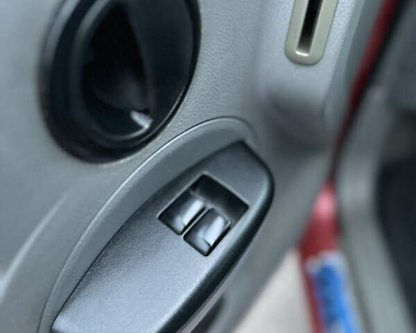 Красный Шевроле Авео, объемом двигателя 1.5 л и пробегом 268 тыс. км за 3500 $, фото 12 на Automoto.ua