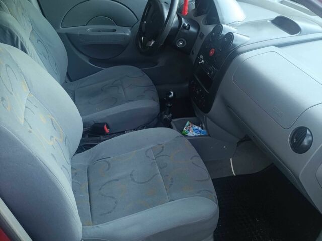 Красный Шевроле Авео, объемом двигателя 1.5 л и пробегом 290 тыс. км за 2400 $, фото 16 на Automoto.ua