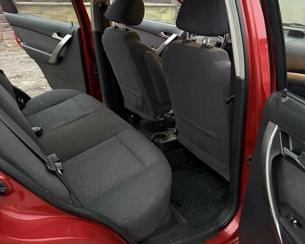 Красный Шевроле Авео, объемом двигателя 1.4 л и пробегом 169 тыс. км за 4200 $, фото 15 на Automoto.ua