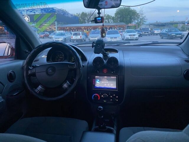 Червоний Шевроле Авео, об'ємом двигуна 1.5 л та пробігом 200 тис. км за 3250 $, фото 6 на Automoto.ua