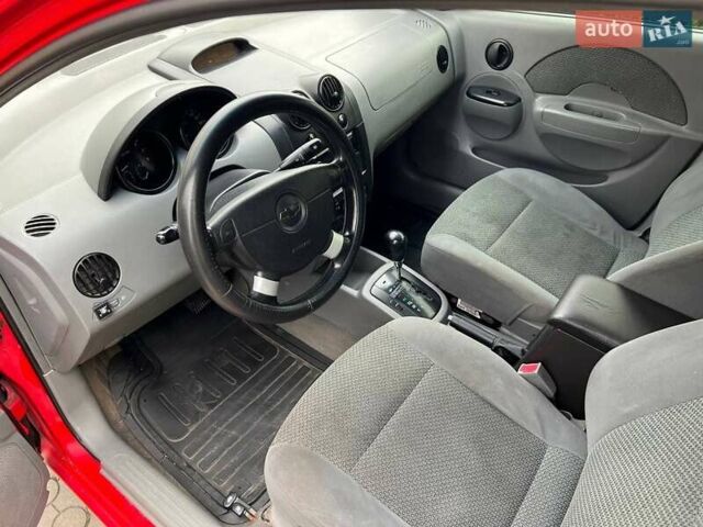 Красный Шевроле Авео, объемом двигателя 1.5 л и пробегом 222 тыс. км за 3500 $, фото 11 на Automoto.ua