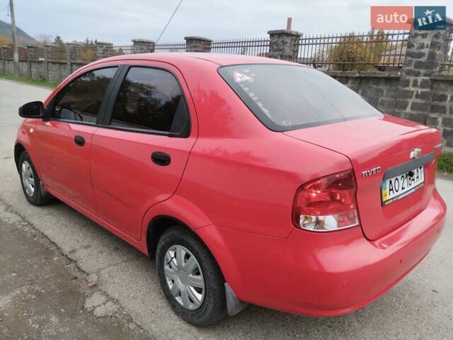 Красный Шевроле Авео, объемом двигателя 1.5 л и пробегом 185 тыс. км за 3000 $, фото 5 на Automoto.ua