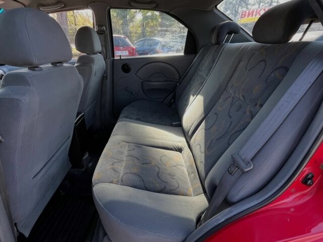 Красный Шевроле Авео, объемом двигателя 0 л и пробегом 191 тыс. км за 2500 $, фото 9 на Automoto.ua