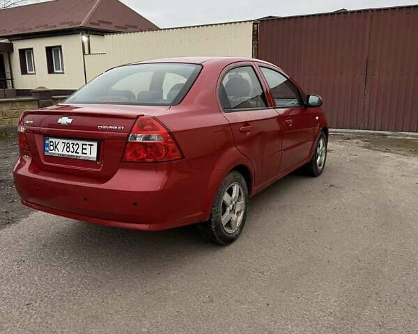 Красный Шевроле Авео, объемом двигателя 1.4 л и пробегом 169 тыс. км за 4200 $, фото 4 на Automoto.ua
