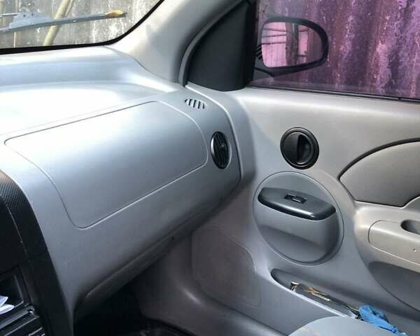 Красный Шевроле Авео, объемом двигателя 1.5 л и пробегом 220 тыс. км за 1100 $, фото 14 на Automoto.ua