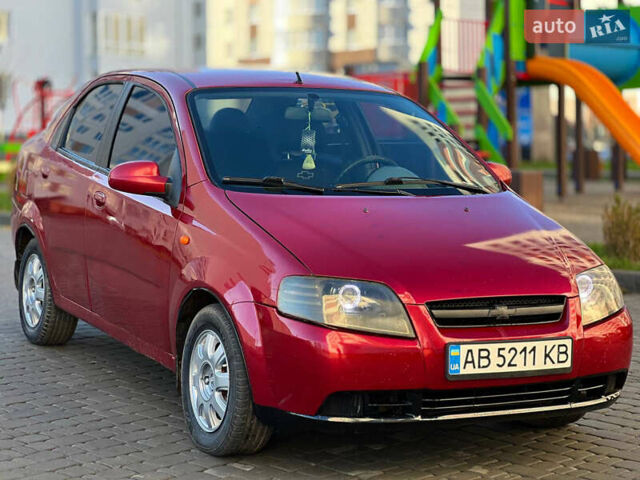 Красный Шевроле Авео, объемом двигателя 1.5 л и пробегом 298 тыс. км за 2450 $, фото 2 на Automoto.ua
