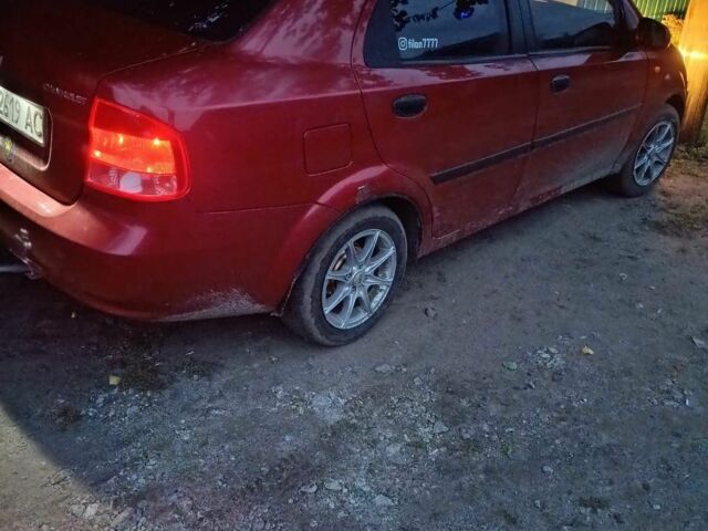 Червоний Шевроле Авео, об'ємом двигуна 2 л та пробігом 250 тис. км за 2500 $, фото 2 на Automoto.ua