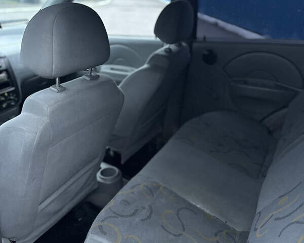 Красный Шевроле Авео, объемом двигателя 1.5 л и пробегом 268 тыс. км за 3500 $, фото 9 на Automoto.ua